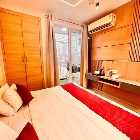 Pearl Grand Boutique Cottage In Omaxe Anandam Vrindavan - #Premium Ac Rooms With Balcony #Big Parking #Lift #Garden #Peaceful Area #Near Prem Mandir #Property Of The Year #Most Awarded エクステリア 写真