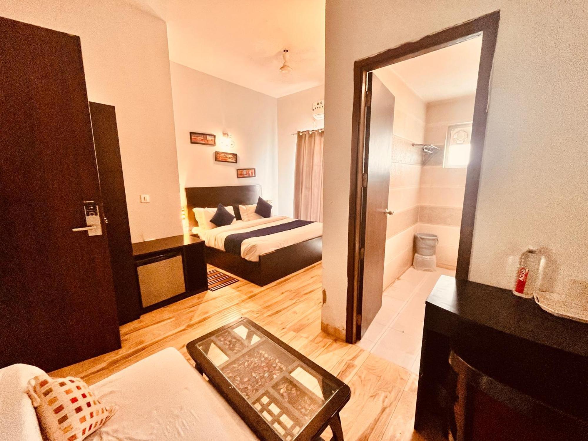 Pearl Grand Boutique Cottage In Omaxe Anandam Vrindavan - #Premium Ac Rooms With Balcony #Big Parking #Lift #Garden #Peaceful Area #Near Prem Mandir #Property Of The Year #Most Awarded エクステリア 写真