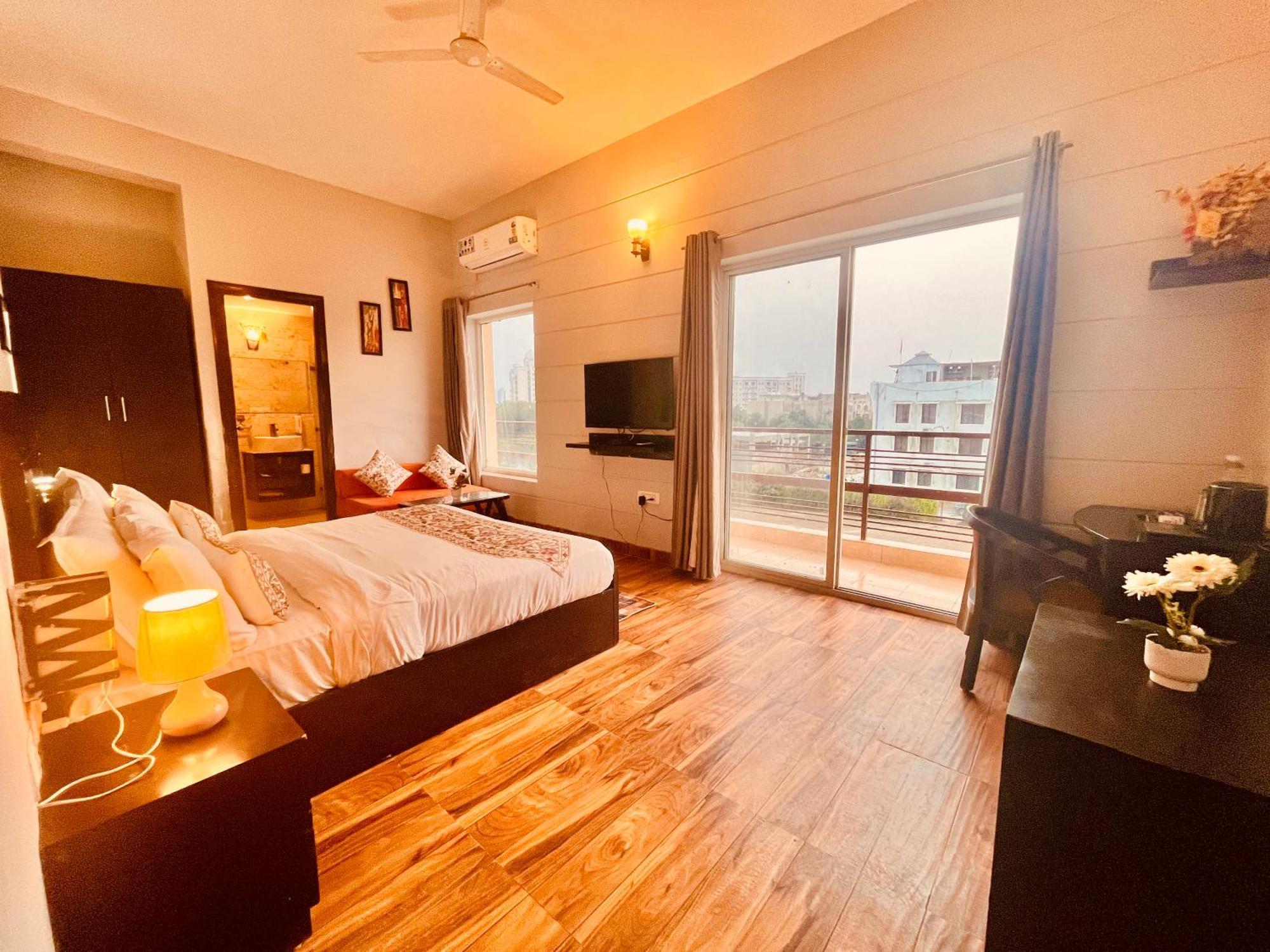 Pearl Grand Boutique Cottage In Omaxe Anandam Vrindavan - #Premium Ac Rooms With Balcony #Big Parking #Lift #Garden #Peaceful Area #Near Prem Mandir #Property Of The Year #Most Awarded エクステリア 写真