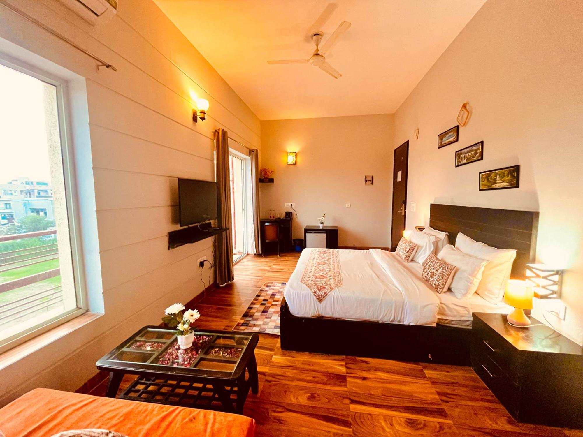 Pearl Grand Boutique Cottage In Omaxe Anandam Vrindavan - #Premium Ac Rooms With Balcony #Big Parking #Lift #Garden #Peaceful Area #Near Prem Mandir #Property Of The Year #Most Awarded エクステリア 写真