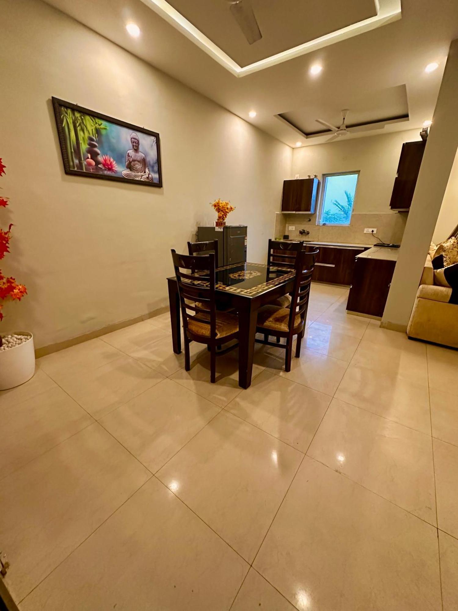 Pearl Grand Boutique Cottage In Omaxe Anandam Vrindavan - #Premium Ac Rooms With Balcony #Big Parking #Lift #Garden #Peaceful Area #Near Prem Mandir #Property Of The Year #Most Awarded エクステリア 写真